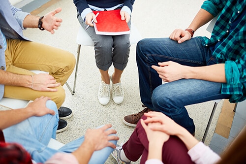 patients sitting in group therapy at kemah palms