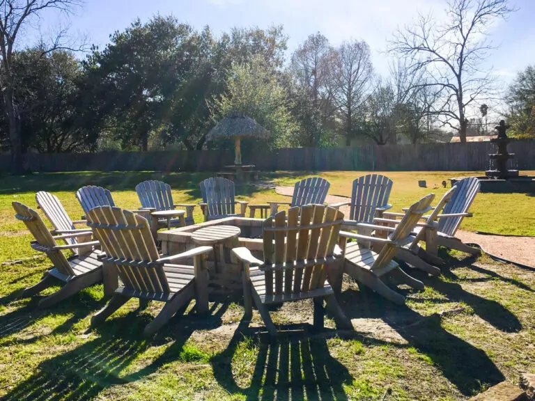 outside group therapy at Kemah Palms Recovery in Houston TX